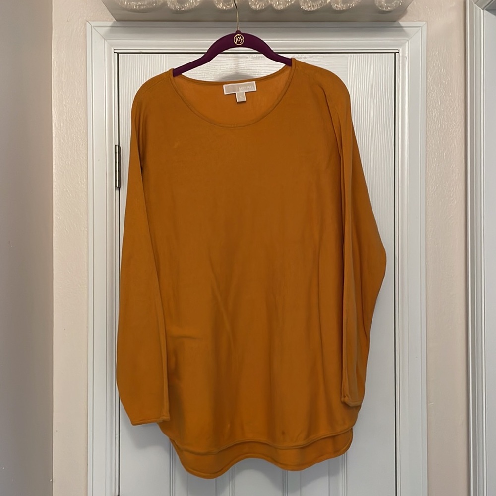 Lightweight Long sleeved gold sweater.